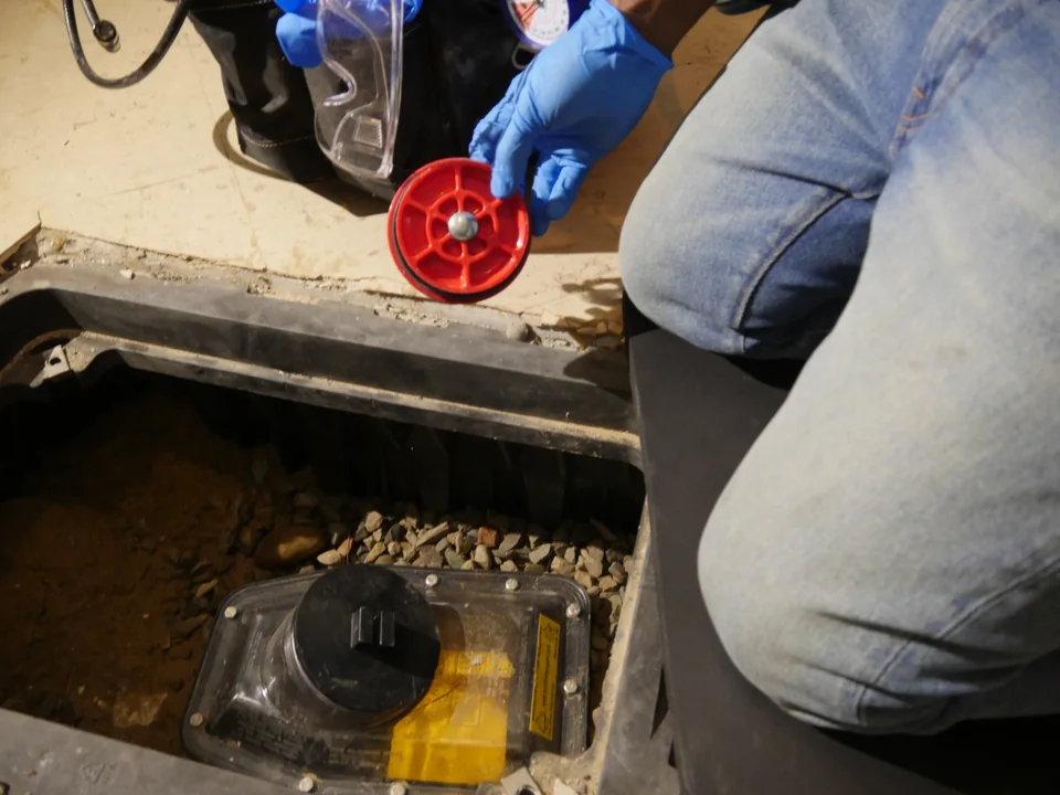 Valve flap cleaning